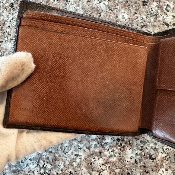 - Louis Vuitton, men's monogram, bifold, wallet, vintage - Picture 9 of 15